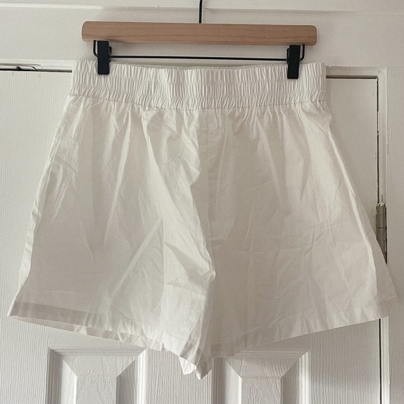 White Fox White Cotton Shorts NWOT Size‎ XL - Picture 1 of 4